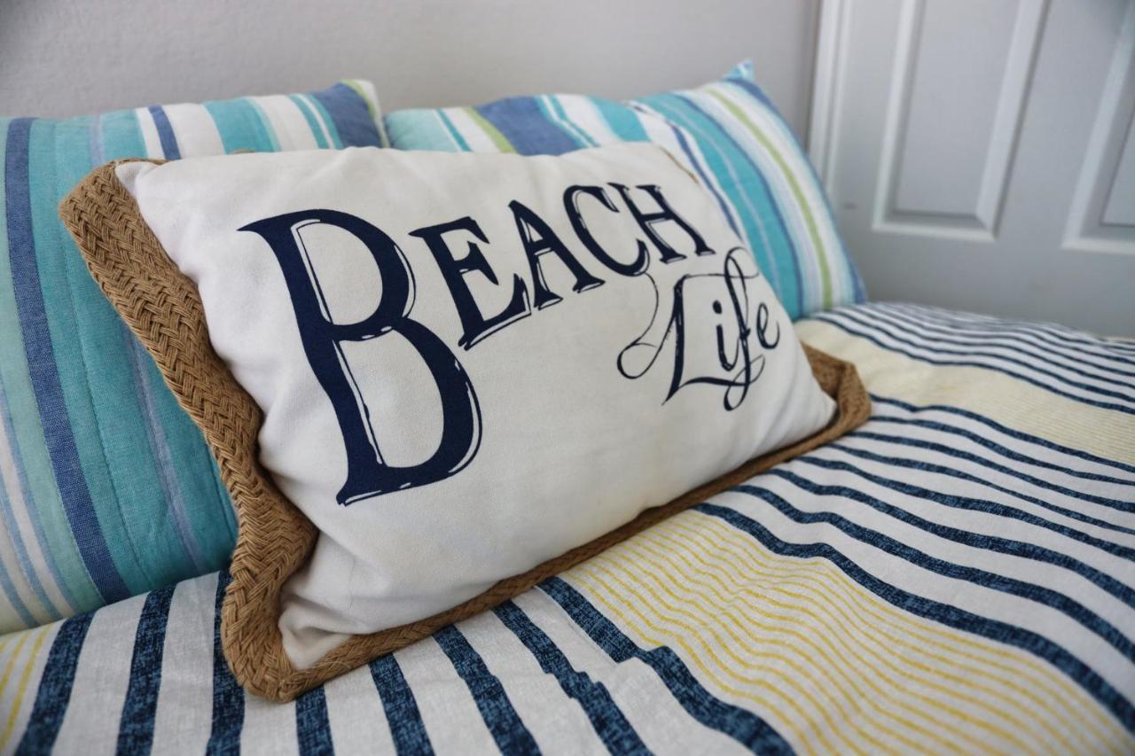 Yellow Beach Haven, Decks, Views, Mere Steps To Sand Galveston Esterno foto