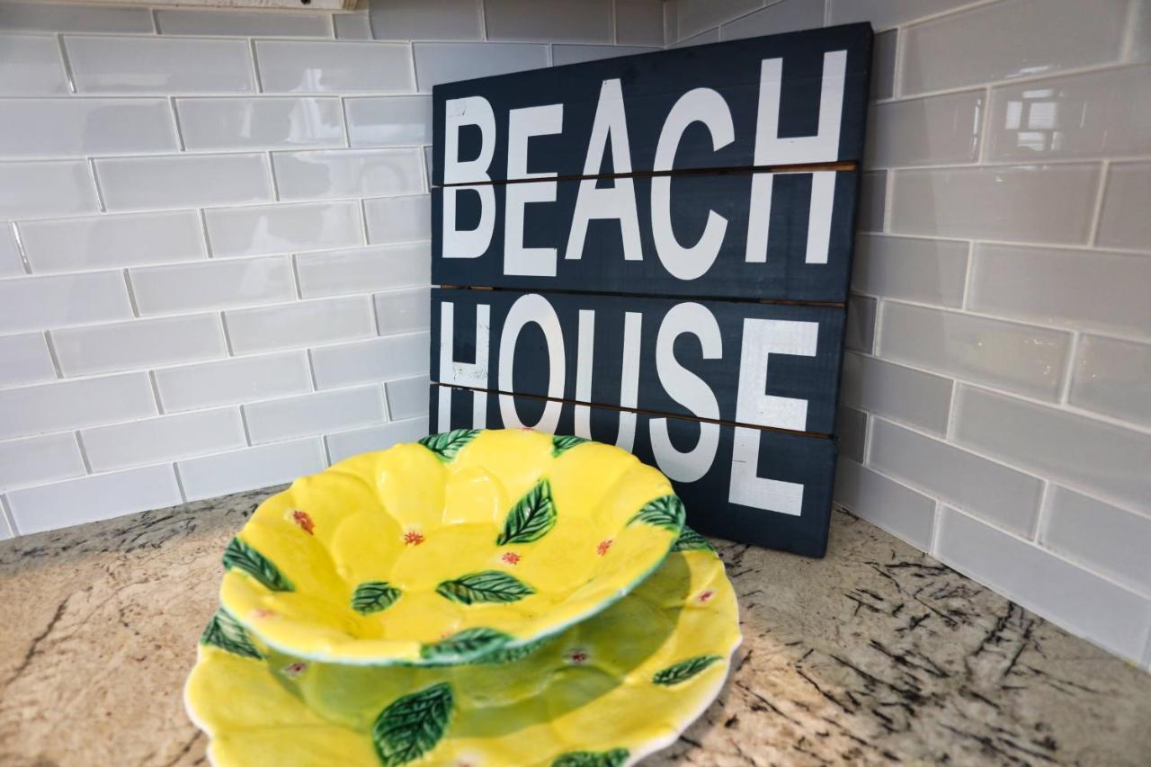 Yellow Beach Haven, Decks, Views, Mere Steps To Sand Galveston Esterno foto