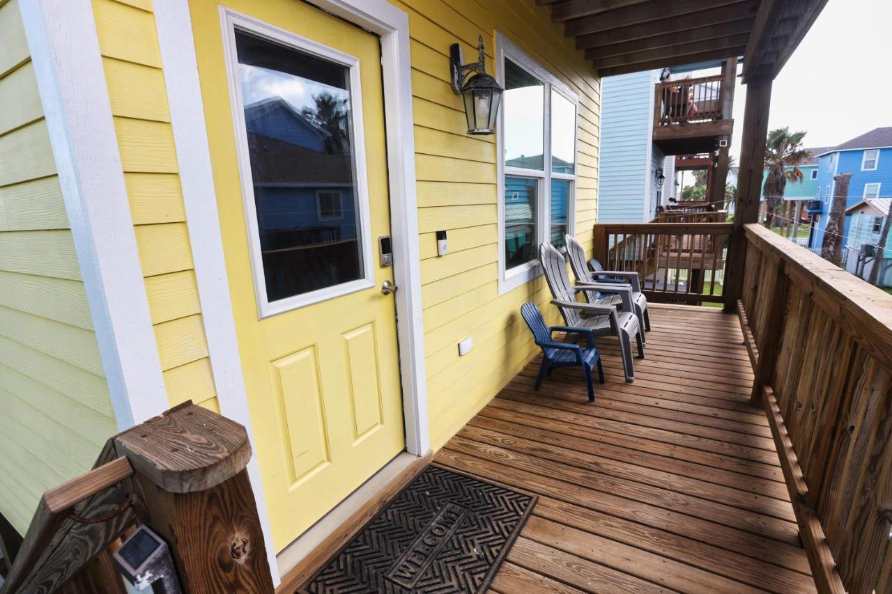Yellow Beach Haven, Decks, Views, Mere Steps To Sand Galveston Esterno foto